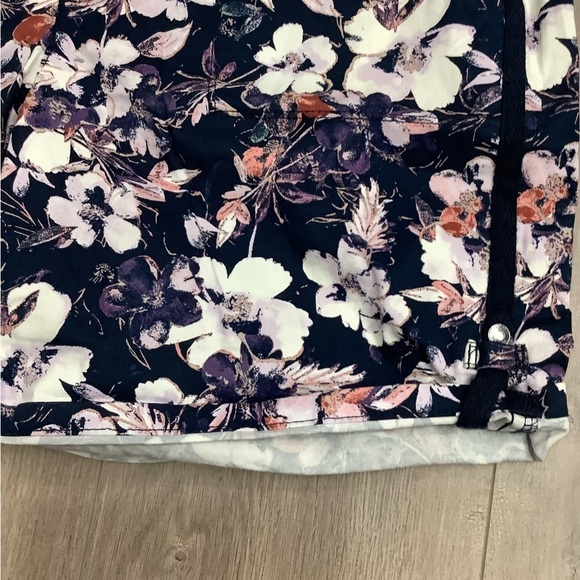 Women's Gloria Vanderbilt 12 L Large Floral Navy Purple Chino Khakis Shorts New - Picture 8 of 11